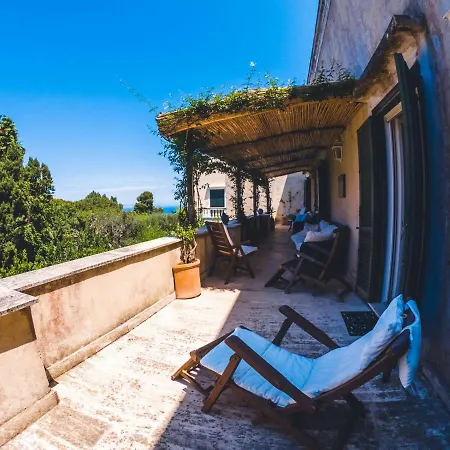 Aurora Caprese Villa *