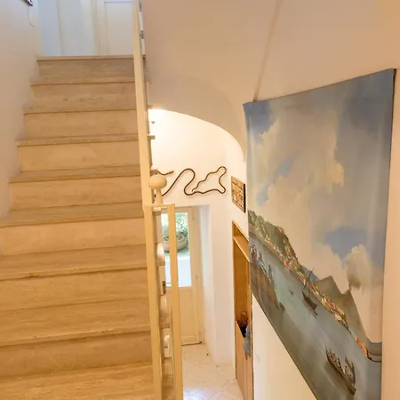 Aurora Caprese Willa