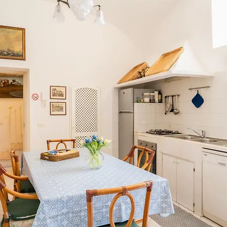 Aurora Caprese Willa Capri