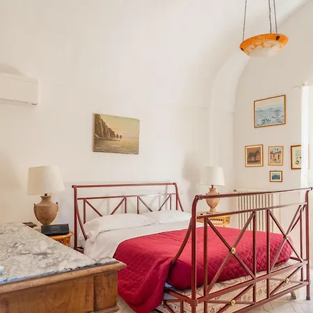 Aurora Caprese Willa Capri