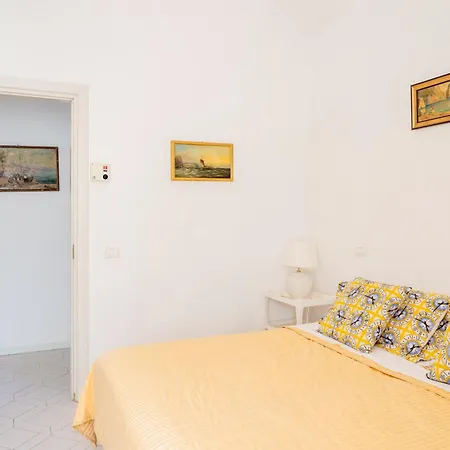 Aurora Caprese Willa Capri