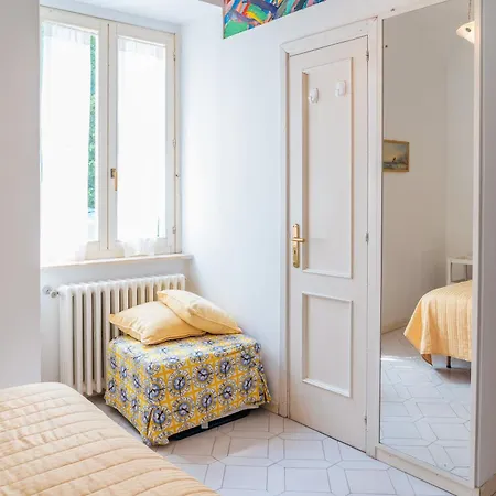 Willa Aurora Caprese Capri